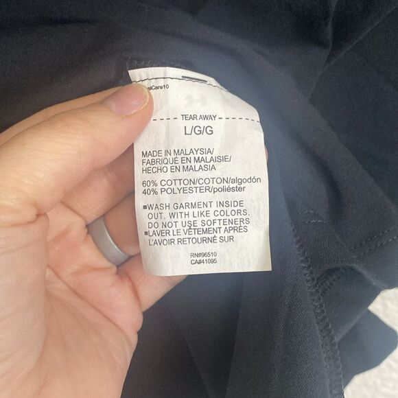 Under Armour cropped black tee size large NWT - Picture 4 of 6